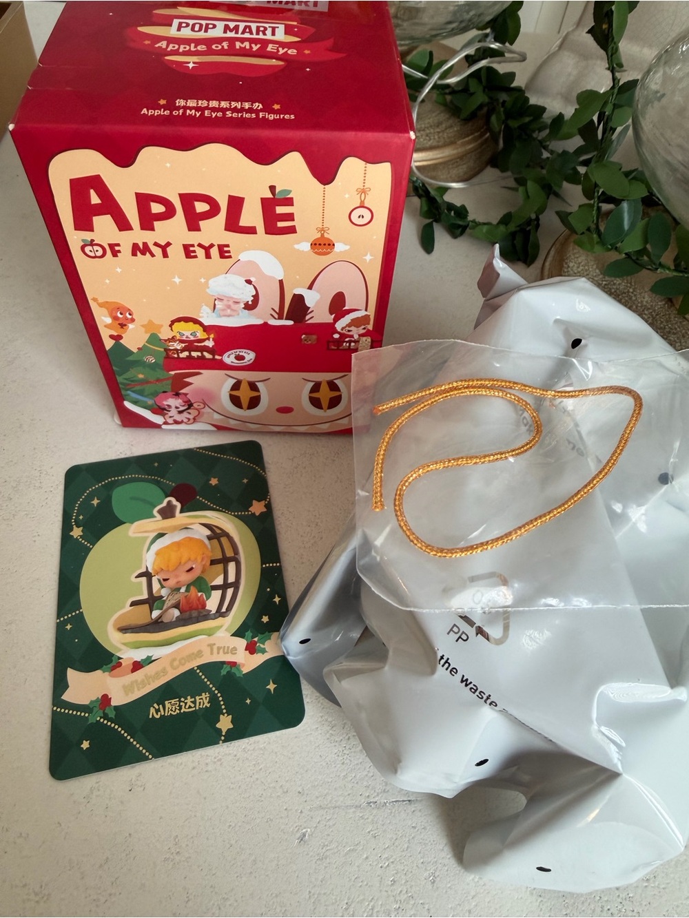 Pop Mart Apple of My Eye Series Ornament SECRET - Hirono Wishes Come True